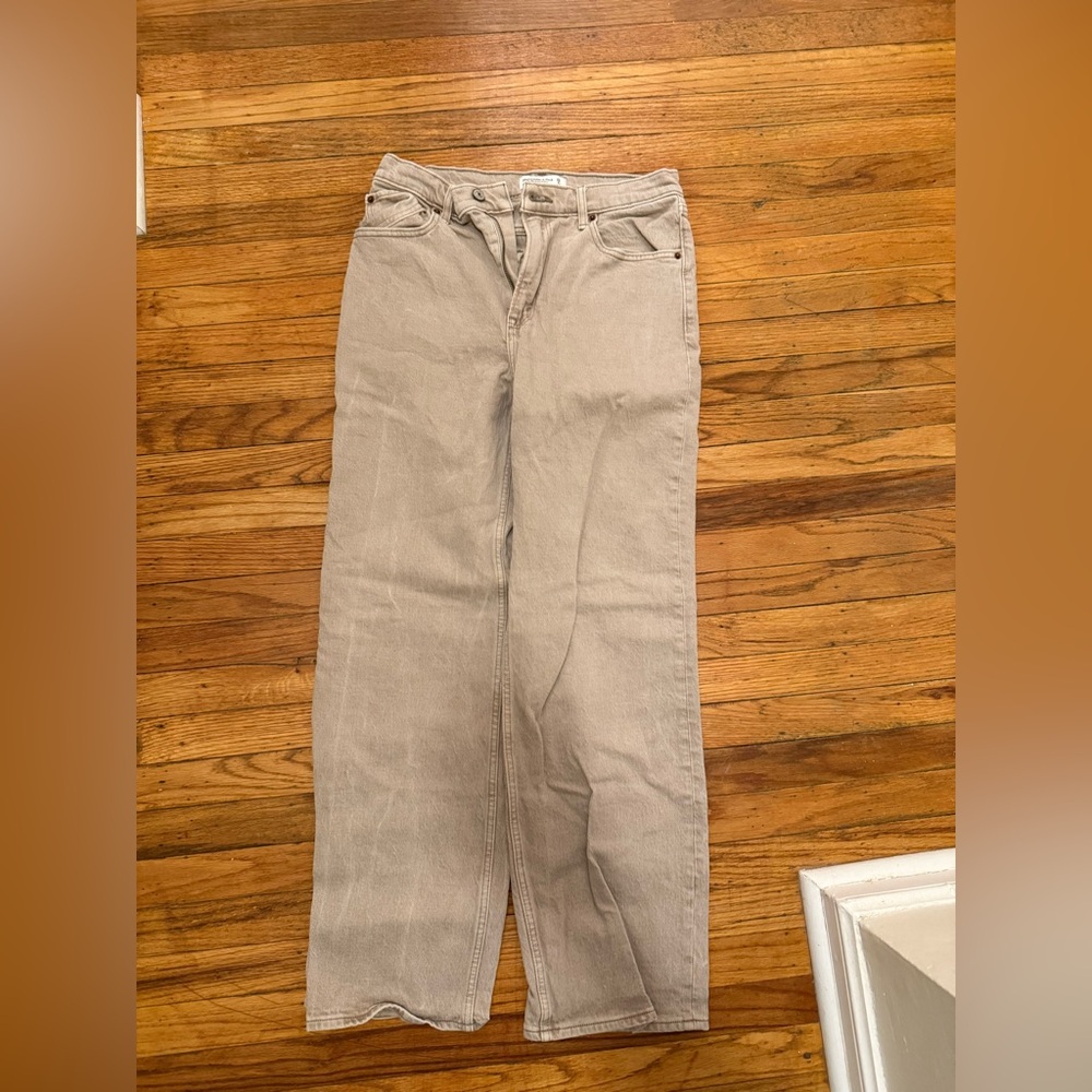 Abercrombie & Fitch Women's Jeans - the 90s relaxed Jean High Rise size 28/6R